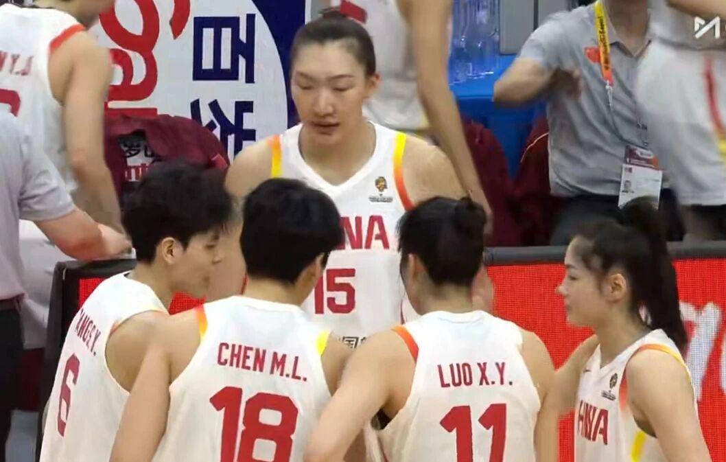 电竞赛事-中国女篮旗开得胜，81-68轻取非洲亚军，李月汝21+11杨舒予14+5+7